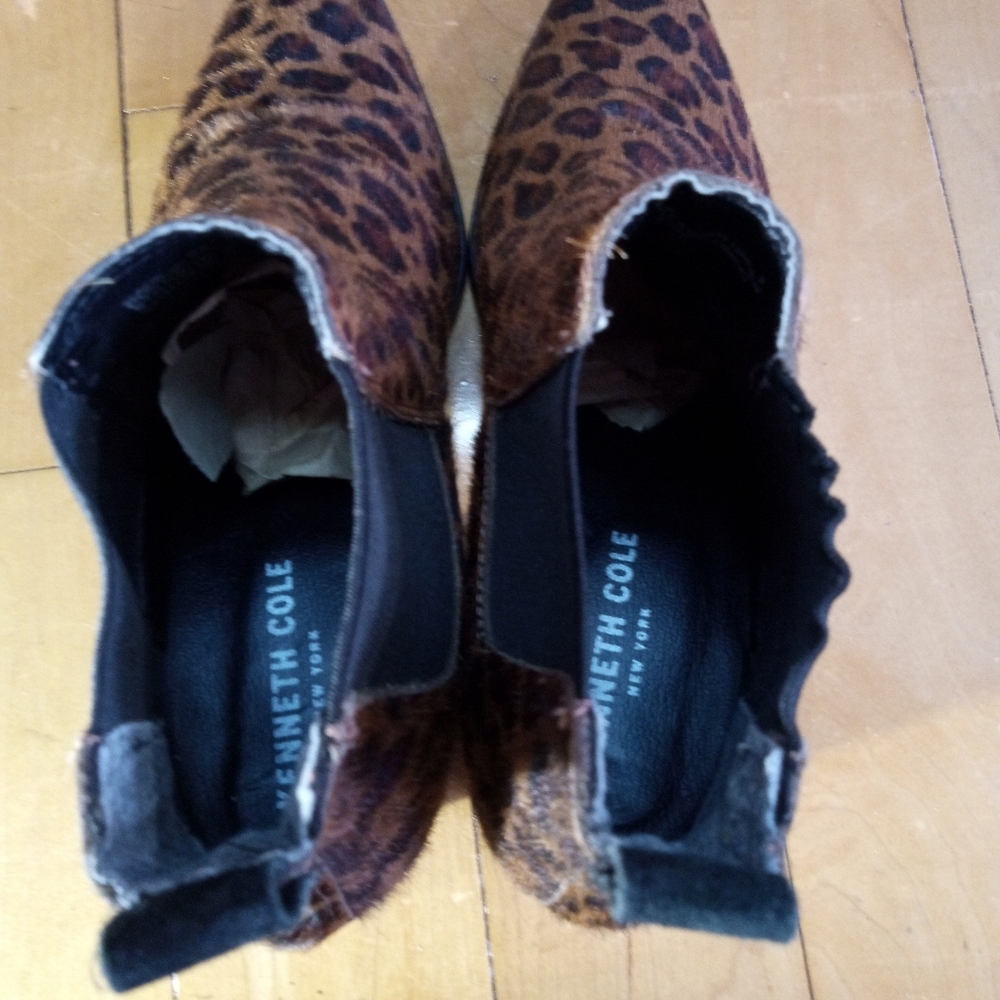 Kenneth Cole Russie Horse hair ankle booties in cheetah print women's size 7 - Picture 7 of 16
